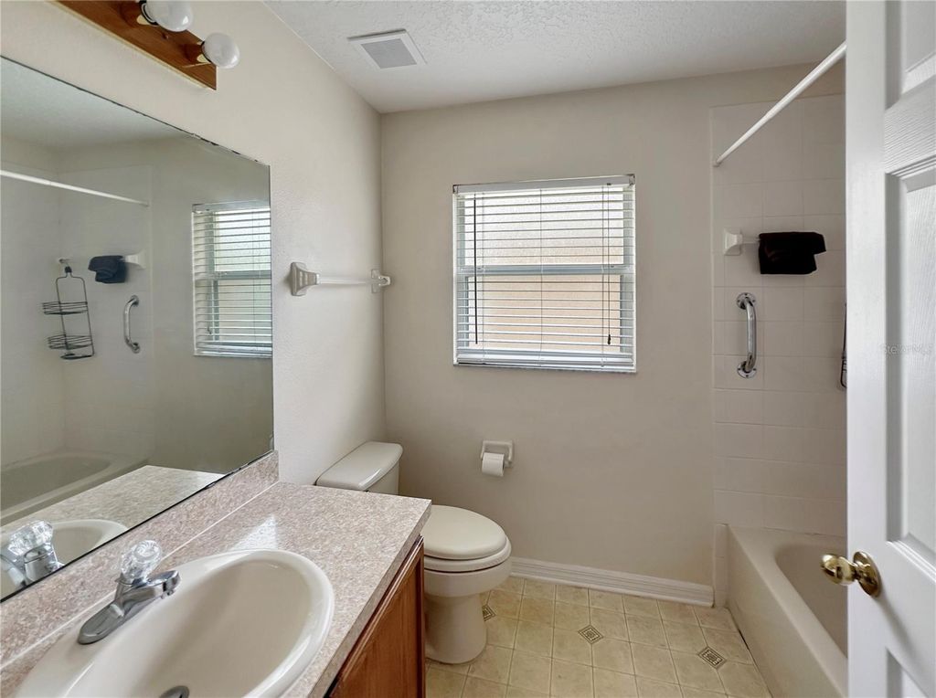 Image 14 of property listing at 109 THORNBURY DRIVE, Kissimmee, FL 34744
