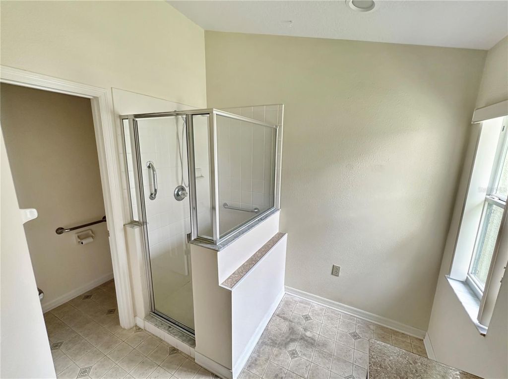 Image 9 of property listing at 109 THORNBURY DRIVE, Kissimmee, FL 34744