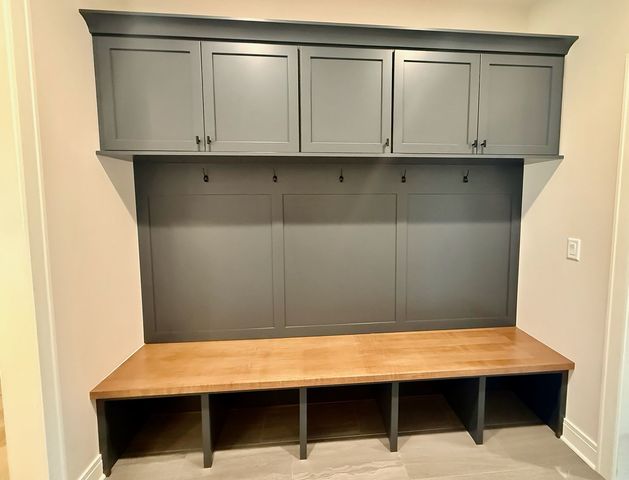 5077 Oak Ridge Court, Bettendorf, IA 52722