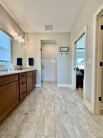 5077 Oak Ridge Court, Bettendorf, IA 52722