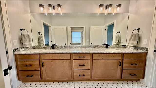 5077 Oak Ridge Court, Bettendorf, IA 52722