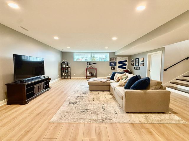 5077 Oak Ridge Court, Bettendorf, IA 52722