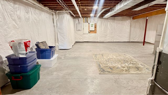 5077 Oak Ridge Court, Bettendorf, IA 52722