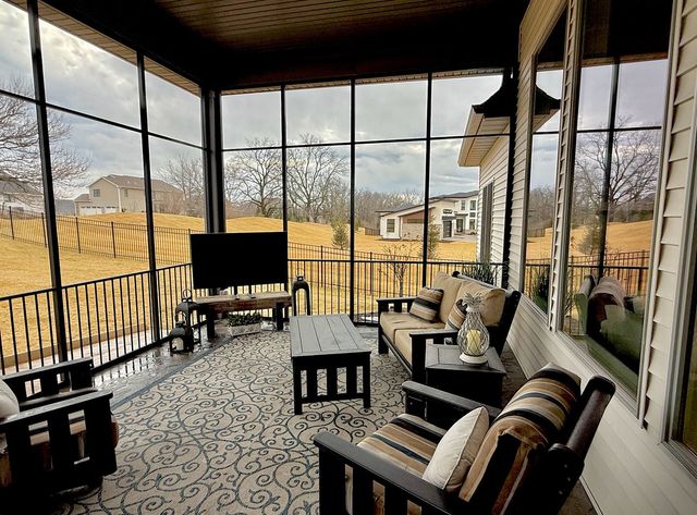 5077 Oak Ridge Court, Bettendorf, IA 52722