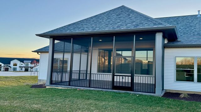 5077 Oak Ridge Court, Bettendorf, IA 52722