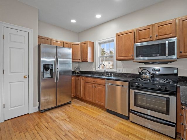 36 Knowlton Cir 1, Upton, MA 01568