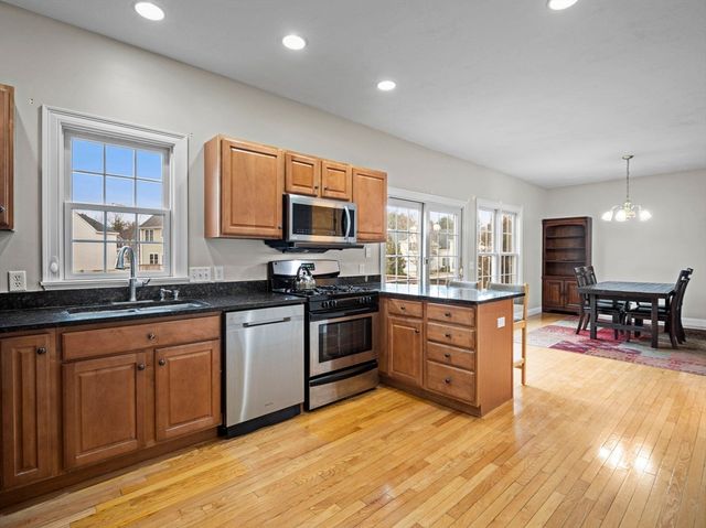 36 Knowlton Cir 1, Upton, MA 01568