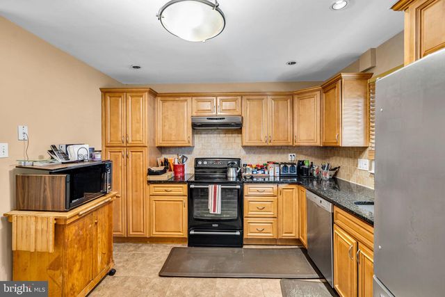 100 MANSFIELD BLVD S, Cherry Hill, NJ 08034