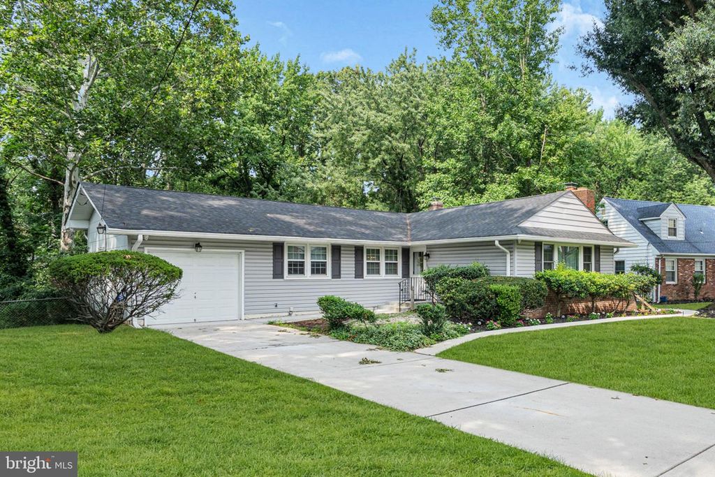 100 MANSFIELD BLVD S, Cherry Hill, NJ 08034