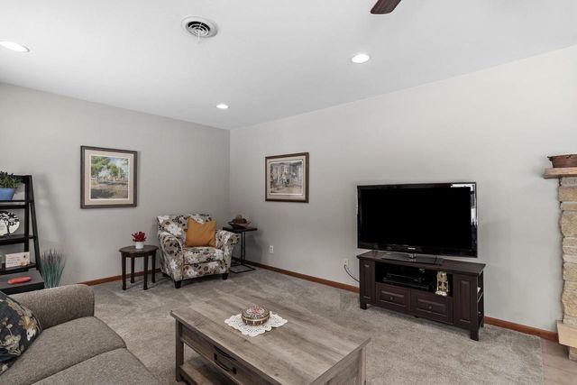 W8288 & W8292 Kent Road, Poynette, WI 53955