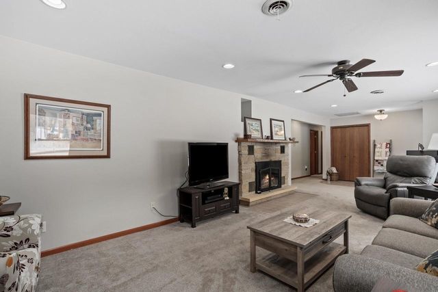 W8288 & W8292 Kent Road, Poynette, WI 53955