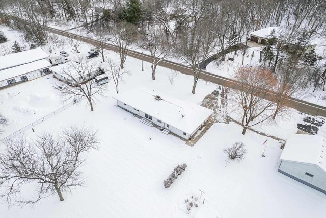 W8288 & W8292 Kent Road, Poynette, WI 53955