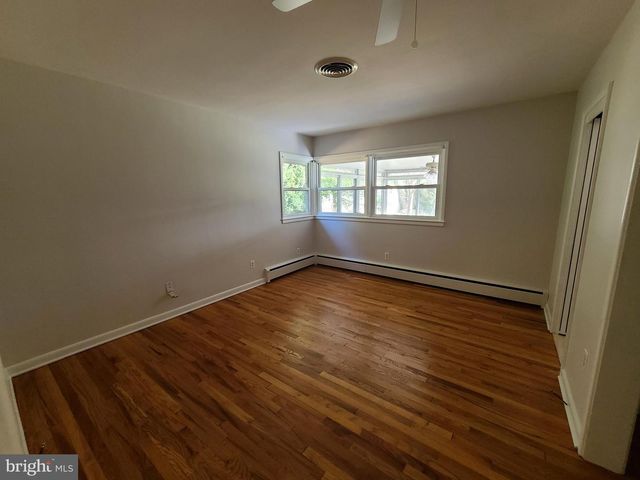 6 COUNCIL TRL, Wilmington, DE 19810