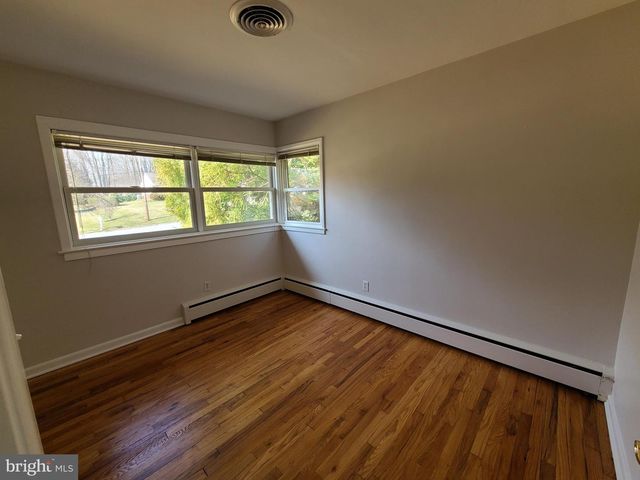 6 COUNCIL TRL, Wilmington, DE 19810