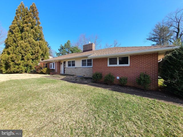 6 COUNCIL TRL, Wilmington, DE 19810