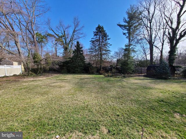 6 COUNCIL TRL, Wilmington, DE 19810