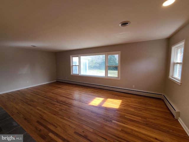 6 COUNCIL TRL, Wilmington, DE 19810