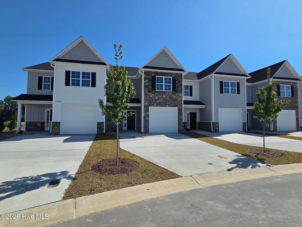 1909 Newbury Way C, Greenville, NC 27834