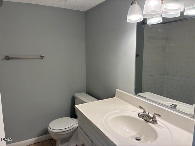 500 Umstead Drive, Chapel Hill, NC 27516