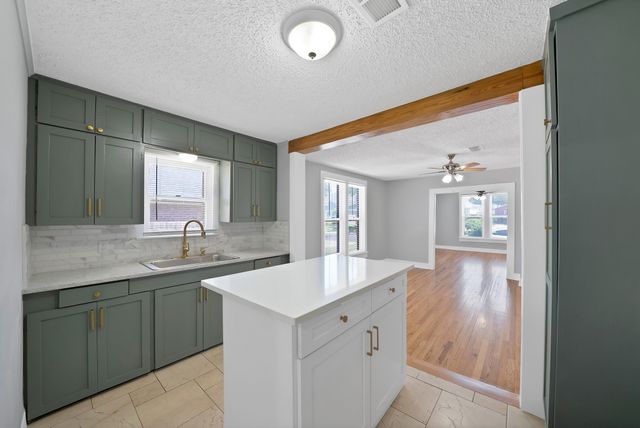 2724 E 12th Street, Fort Worth, TX 76111