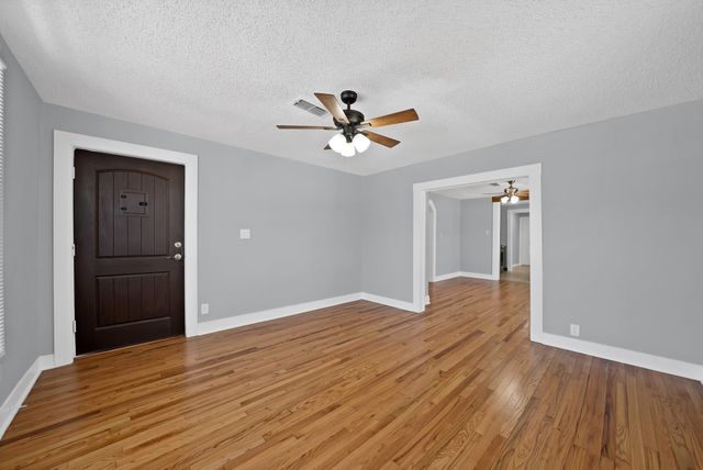 2724 E 12th Street, Fort Worth, TX 76111