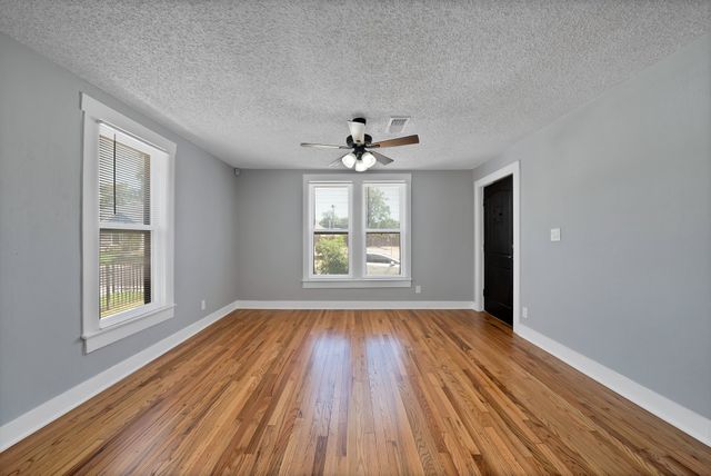 2724 E 12th Street, Fort Worth, TX 76111