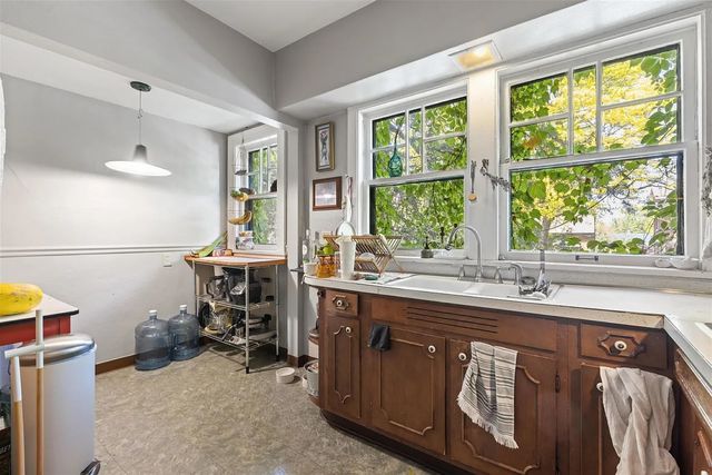 224 N Prospect Street, Rockford, IL 61107