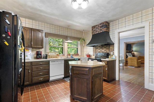 224 N Prospect Street, Rockford, IL 61107