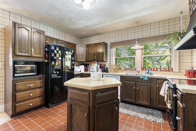 224 N Prospect Street, Rockford, IL 61107