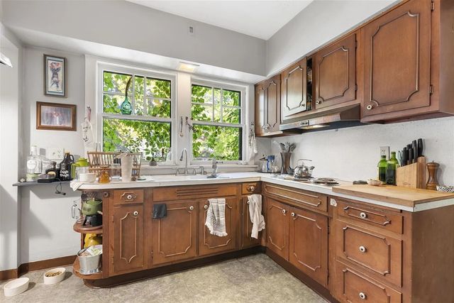 224 N Prospect Street, Rockford, IL 61107