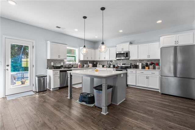 141 Anita Blvd, Carrollton, GA 30117