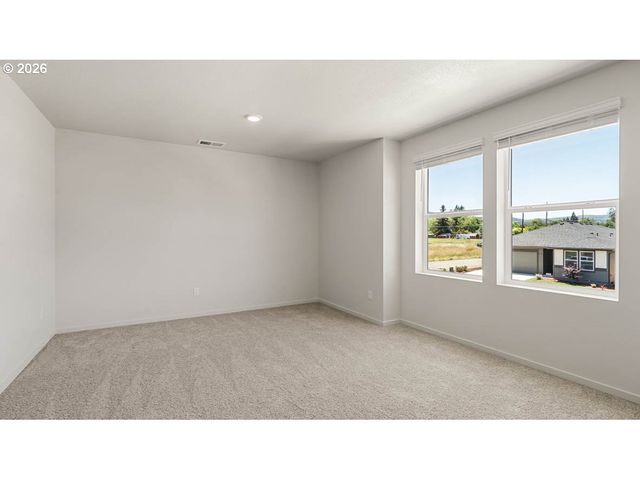 1011 STUBB Rd, Woodburn, OR 97071