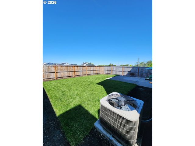 1011 STUBB Rd, Woodburn, OR 97071