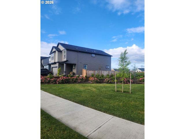1011 STUBB Rd, Woodburn, OR 97071