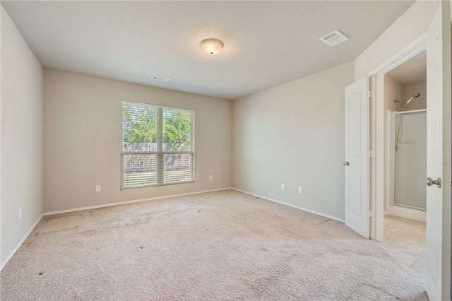 604 Heritage Drive, Navasota, TX 77868