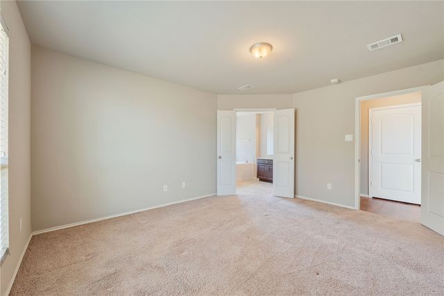 604 Heritage Drive, Navasota, TX 77868