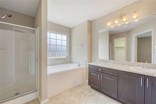 604 Heritage Drive, Navasota, TX 77868