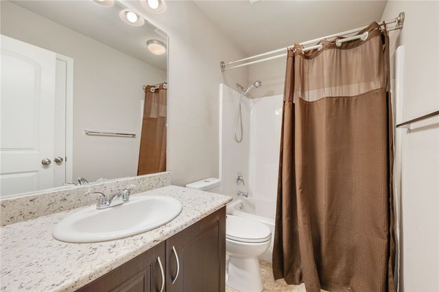 604 Heritage Drive, Navasota, TX 77868