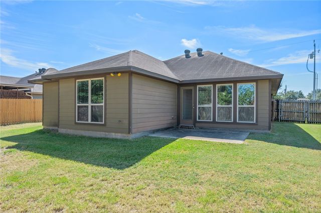 604 Heritage Drive, Navasota, TX 77868