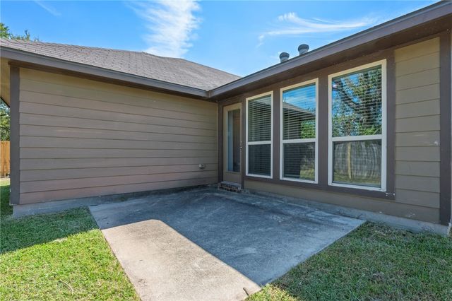 604 Heritage Drive, Navasota, TX 77868