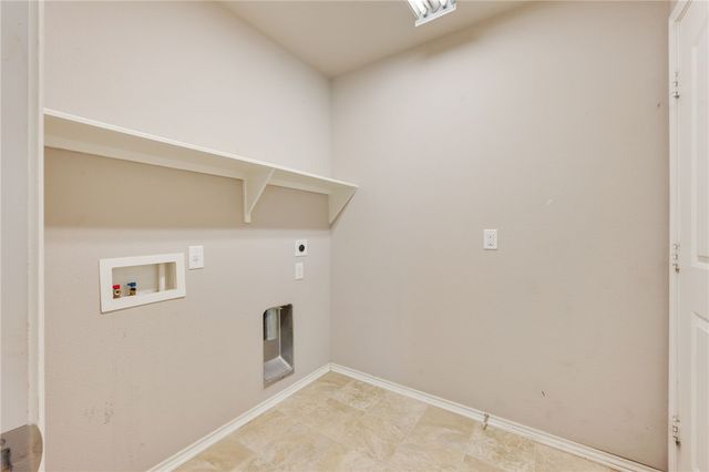 604 Heritage Drive, Navasota, TX 77868