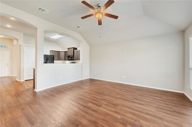 604 Heritage Drive, Navasota, TX 77868