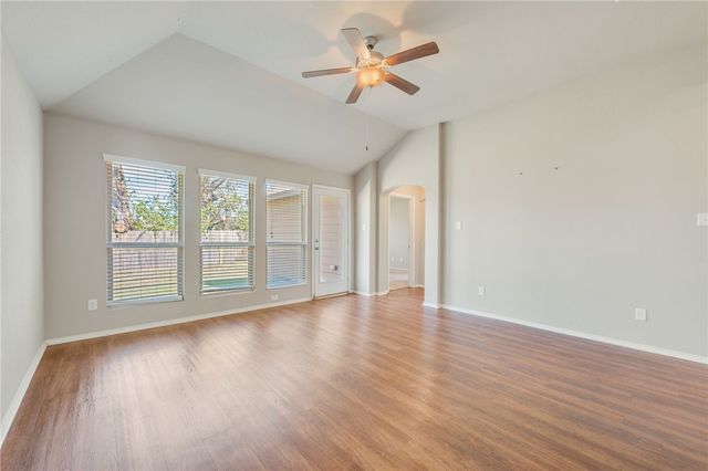 604 Heritage Drive, Navasota, TX 77868