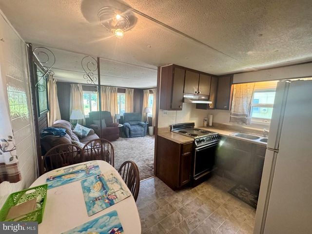 5122 SERENITY LN, Chincoteague Island, VA 23336