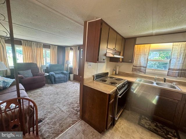 5122 SERENITY LN, Chincoteague Island, VA 23336