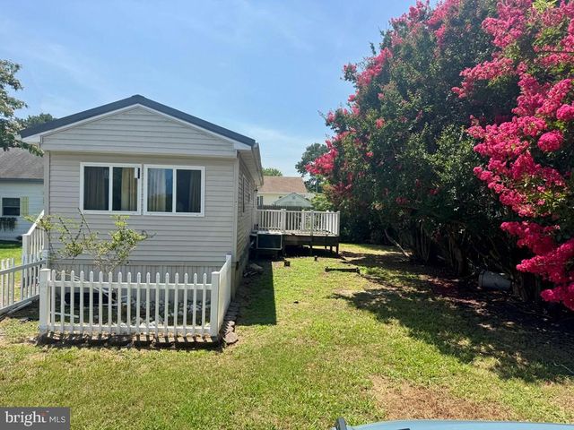 5122 SERENITY LN, Chincoteague Island, VA 23336