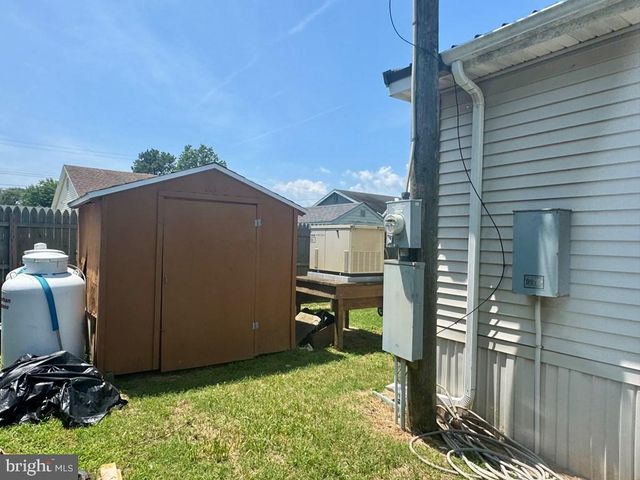 5122 SERENITY LN, Chincoteague Island, VA 23336