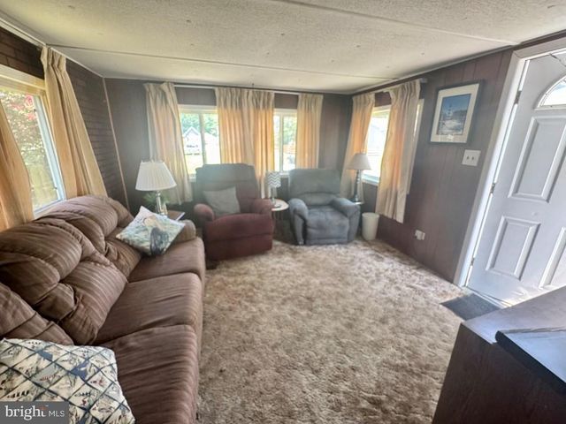 5122 SERENITY LN, Chincoteague Island, VA 23336