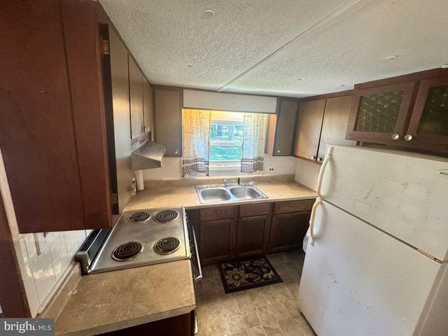 5122 SERENITY LN, Chincoteague Island, VA 23336