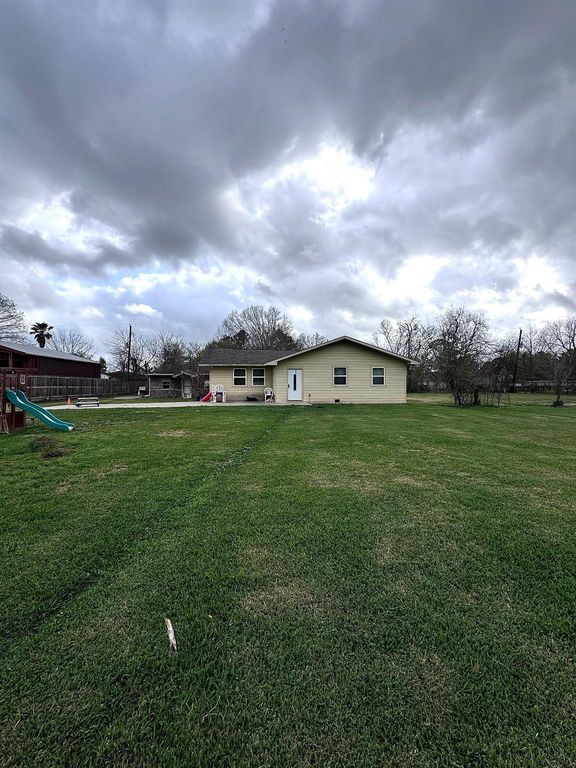 3103 Illinois Street, Fresno, TX 77545